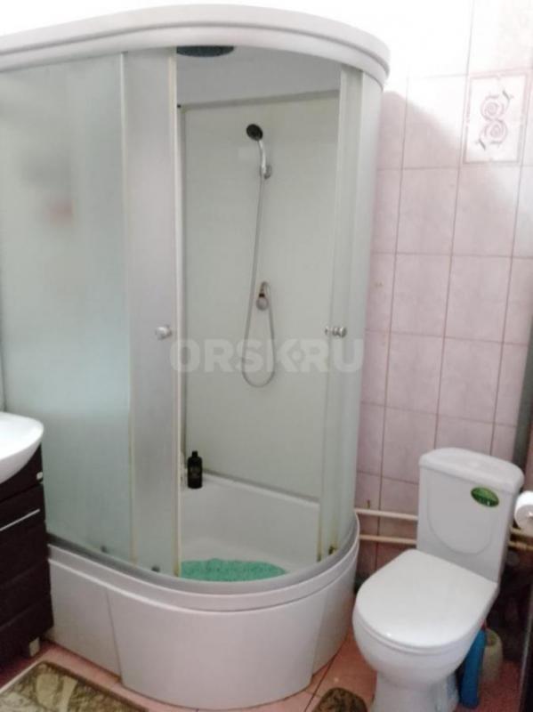 Продается 3-х комнатная квартира (старого типа) расположенная по адресу: г. - Орск