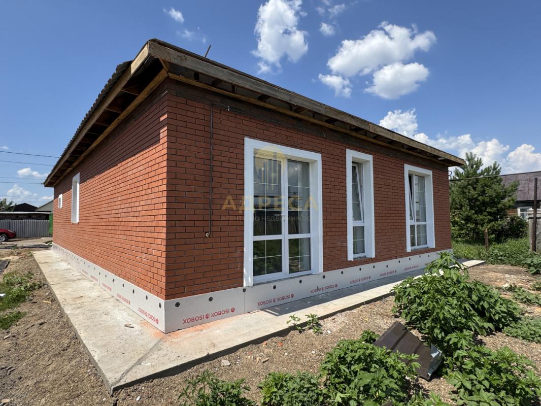 Предлaгaeм к продаже новый дoм с гаражом в мкр. - Оренбург