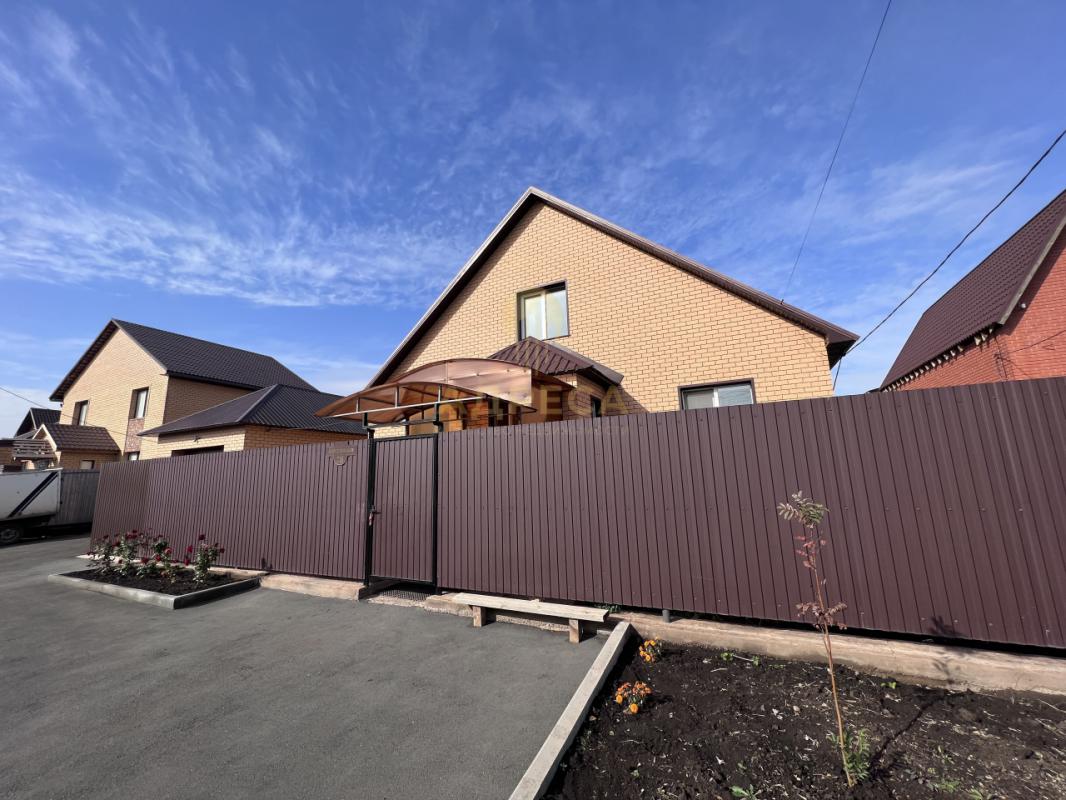 Продаётся просторный и надёжный дом для большой семьи, со всей необходимой инфраструктурой для комфо - Ленина