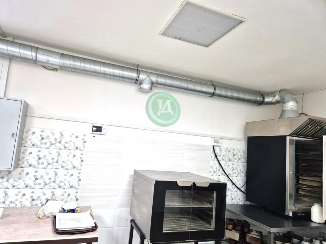 Продам магазин-пекарню в Адамовке на улице Советская д.97. - Адамовка