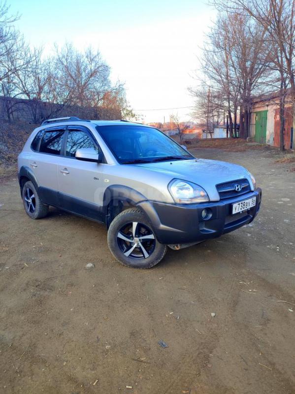 продам hyundai tucson 2005 года в отличном состоянии коробка автомат (полноценный) полный привод. - Орск