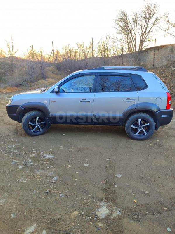 продам hyundai tucson 2005 года в отличном состоянии коробка автомат (полноценный) полный привод. - Орск