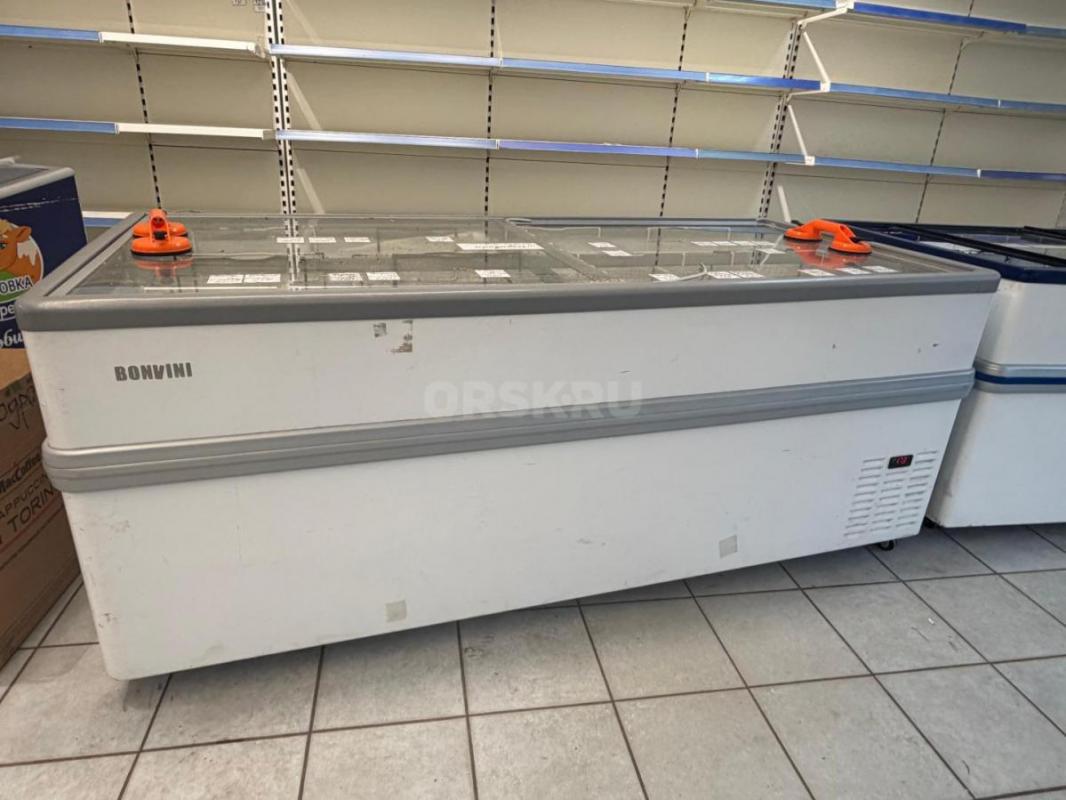 Продам торговое оборудование, холодильники, морозильники, конфетница, булочная витрина. - Орск