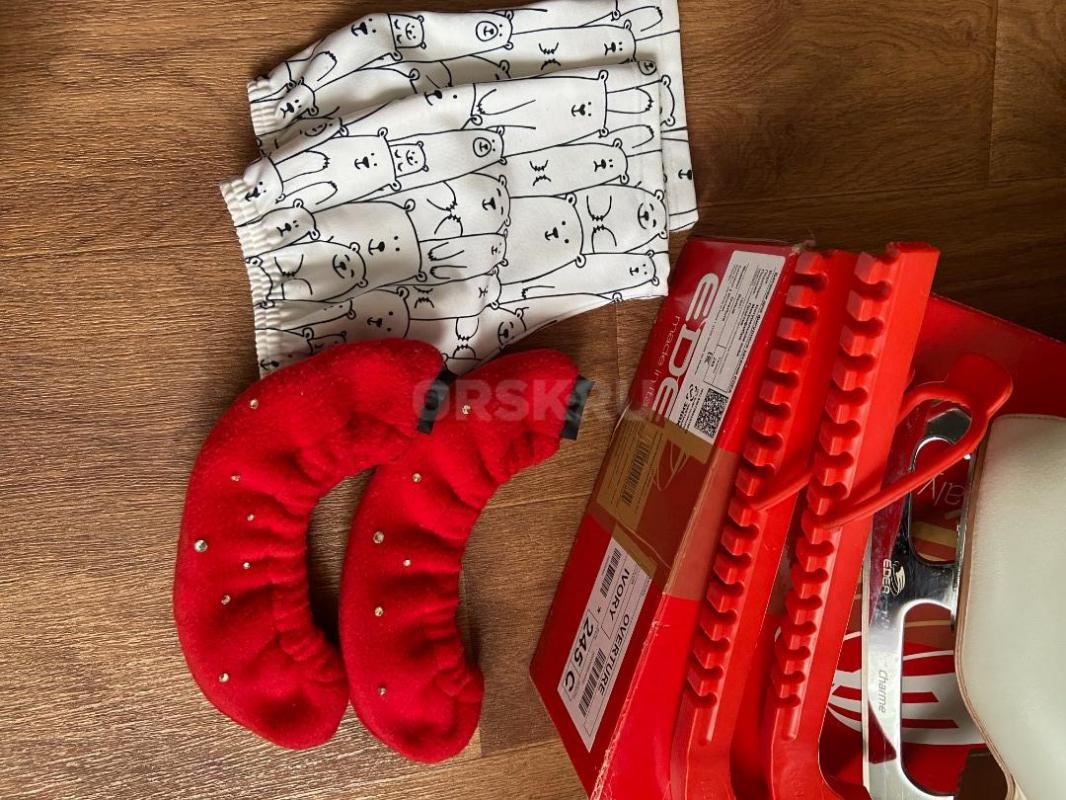 Продам профессиональные коньки Edea Overture, цвет белый (размер 24,5С)  с лезвиями Charm (размер 9 - Орск