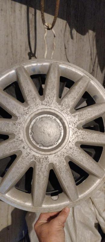 Продам шины шип все родные Нокиан нордман 205/65/р16 отлично,диски штамп тзск черный калпаки сборе н - Орск