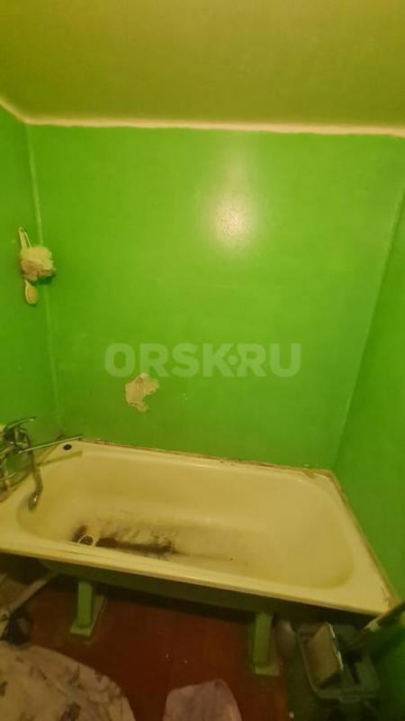 Продается просторная 3-х комнатная квартира улучшенной планировки по адресу ул. - Орск