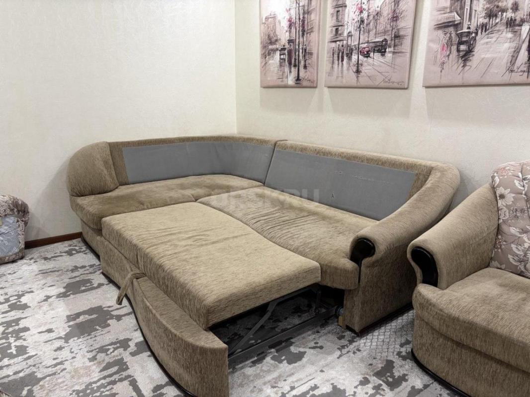 Продам угловой(левый) диван( 165×245 см)+ кресло( 90×90 см), в хорошем состоянии,  спальное место 13 - Орск