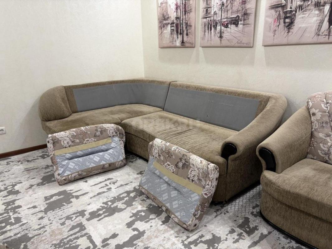 Продам угловой(левый) диван( 165×245 см)+ кресло( 90×90 см), в хорошем состоянии,  спальное место 13 - Орск