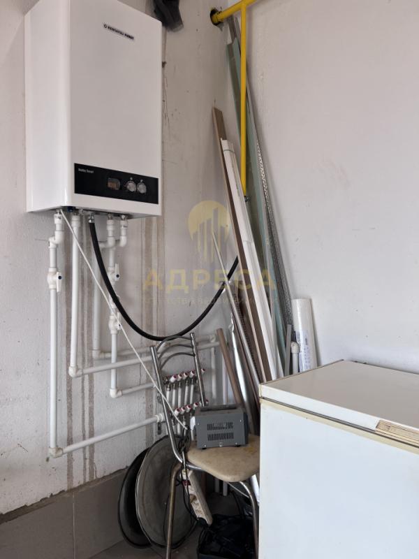 Продаётся просторный и надёжный дом для большой семьи, со всей необходимой инфраструктурой для комфо - Ленина