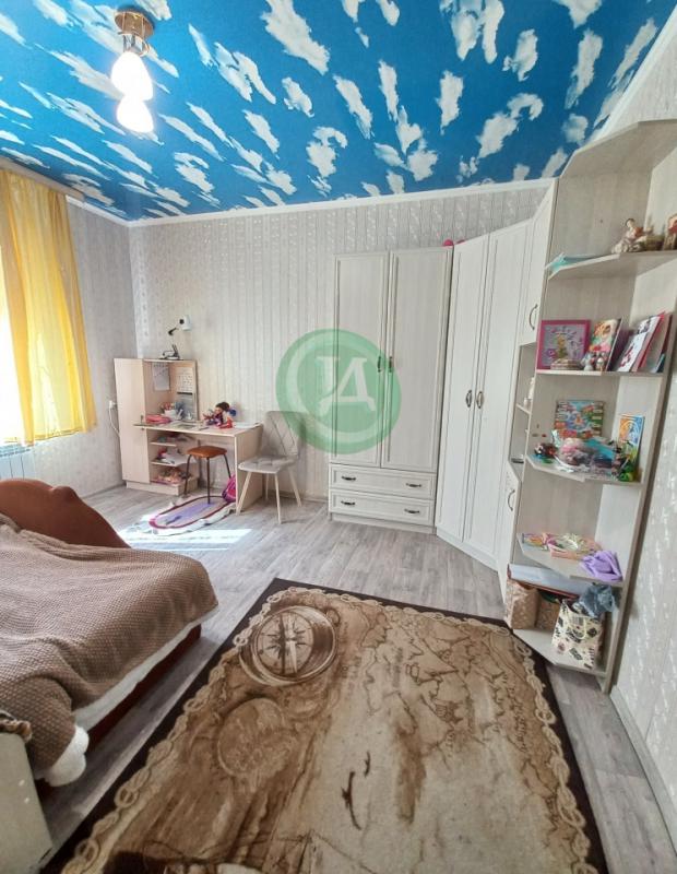 Продается уютный, двух этажный дом по ул. - Орск