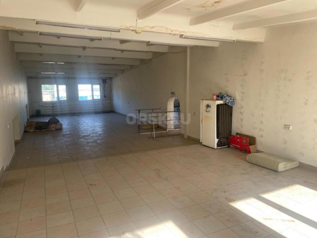 Предлагаю Вам рассмотреть под аренду
2-х этажное нежилое помещение общей площадью 617 кв. - Новотроицк