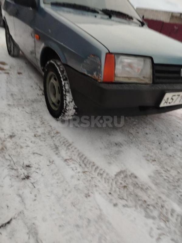 Продам ваз 2109 2002 года в отличном состояние есть жизненные косячки на двери и передние крыло стук - Орск
