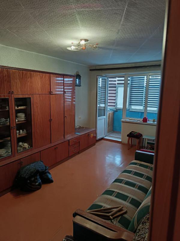 Продаётся уютная двухкомнатная квартира  мебелью, площадью 45 квадратных метров на четвёртом этаже п - Новотроицк