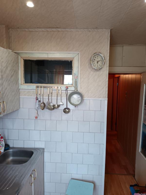 Продаётся уютная двухкомнатная квартира  мебелью, площадью 45 квадратных метров на четвёртом этаже п - Новотроицк