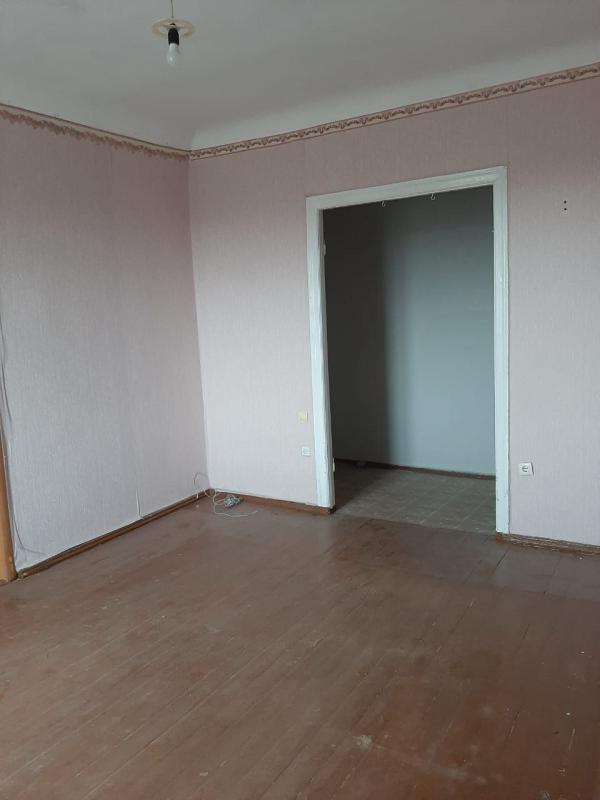 Продается большая 2-комнатная квартира  по адресу:  г. - Новотроицк