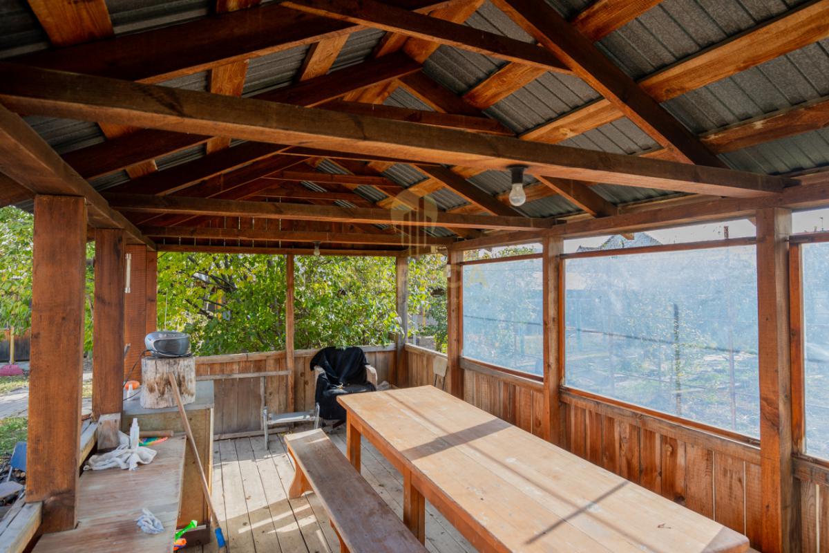 Продаём просторный и надёжный двухэтажный дом для большой семьи. - имени 9 Января