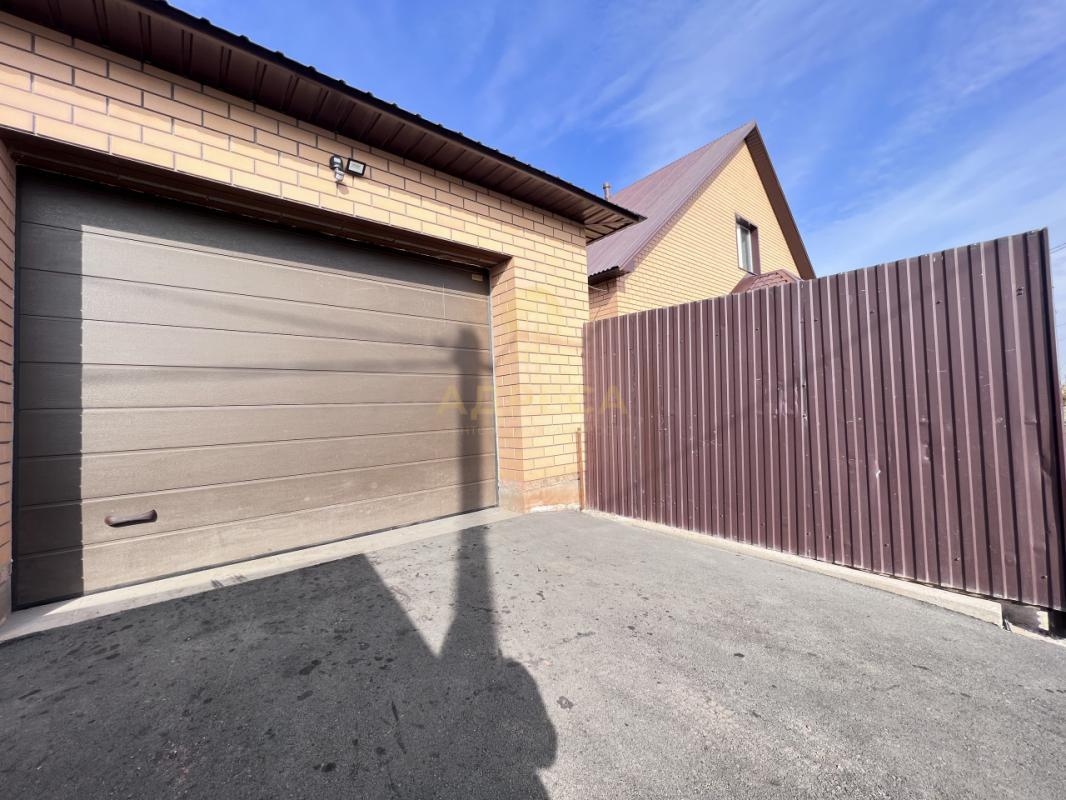 Продаётся просторный и надёжный дом для большой семьи, со всей необходимой инфраструктурой для комфо - Ленина