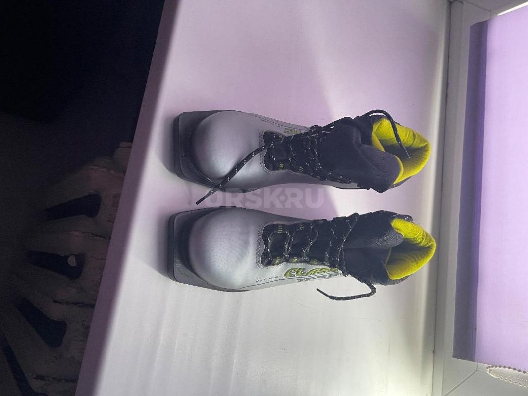 Продам лыжные женские ботинки 40 размер, почти новые - Орск