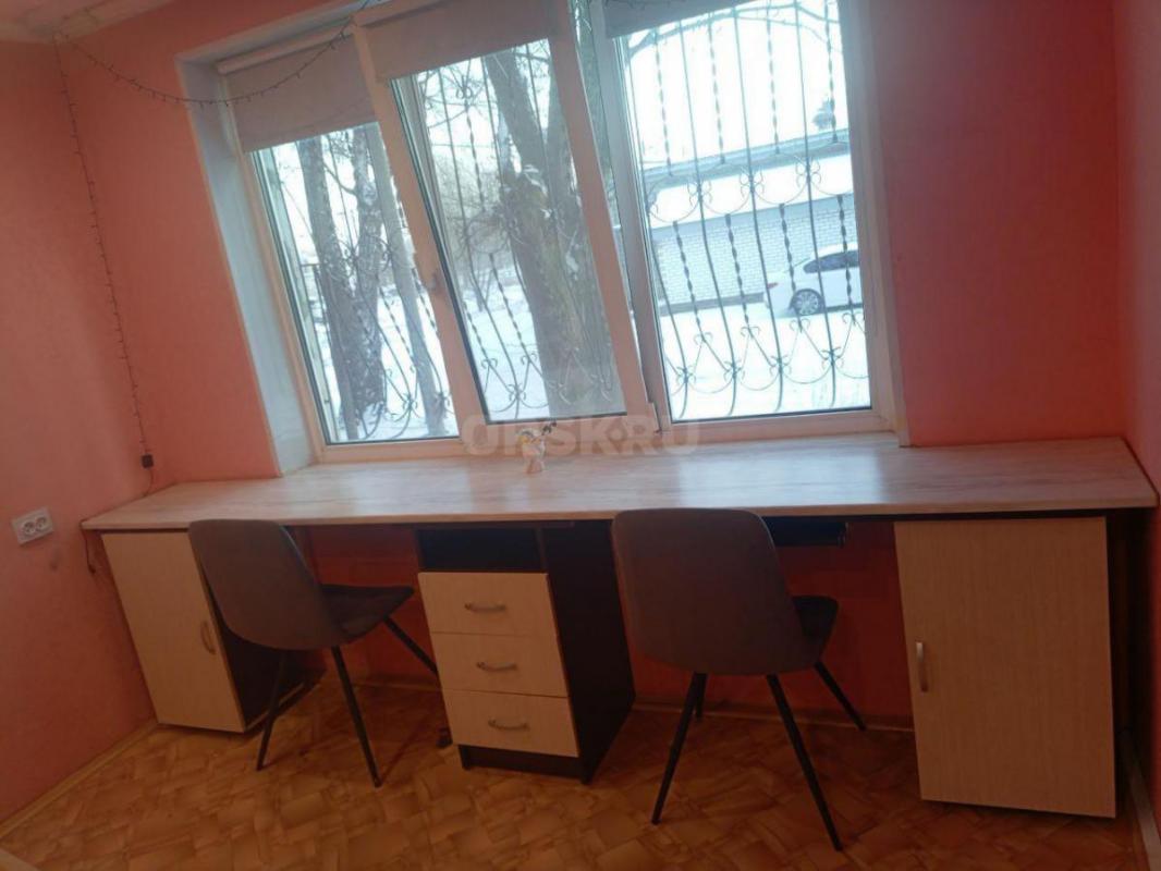 Сдам 3-х комнатную квартиру на длительный срок . - Орск