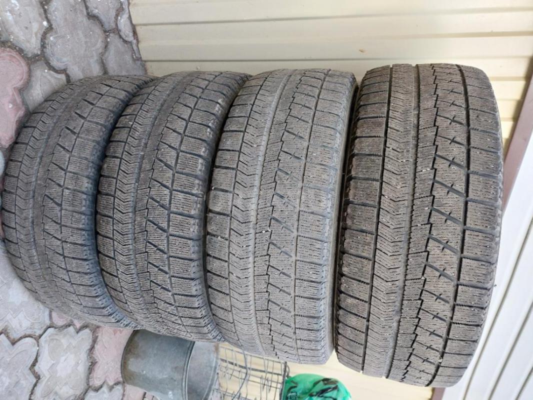 Липучка Bridgestone 205/55/R16 на литых дисках разболтовка 5х114,3 ЕТ 55, DIA 67,1. - Орск