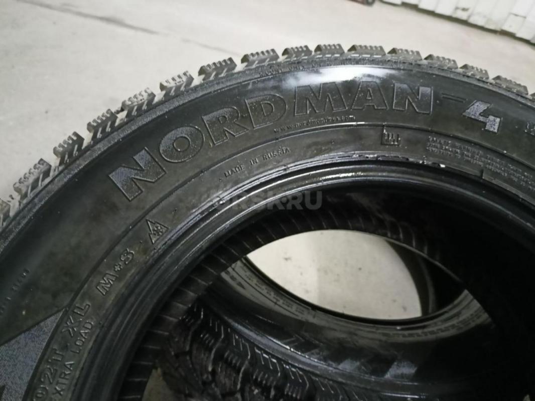 Продам резину зима  NORDMAN-4 215/65 R16 2 шт в хорошем состоянии. - Орск