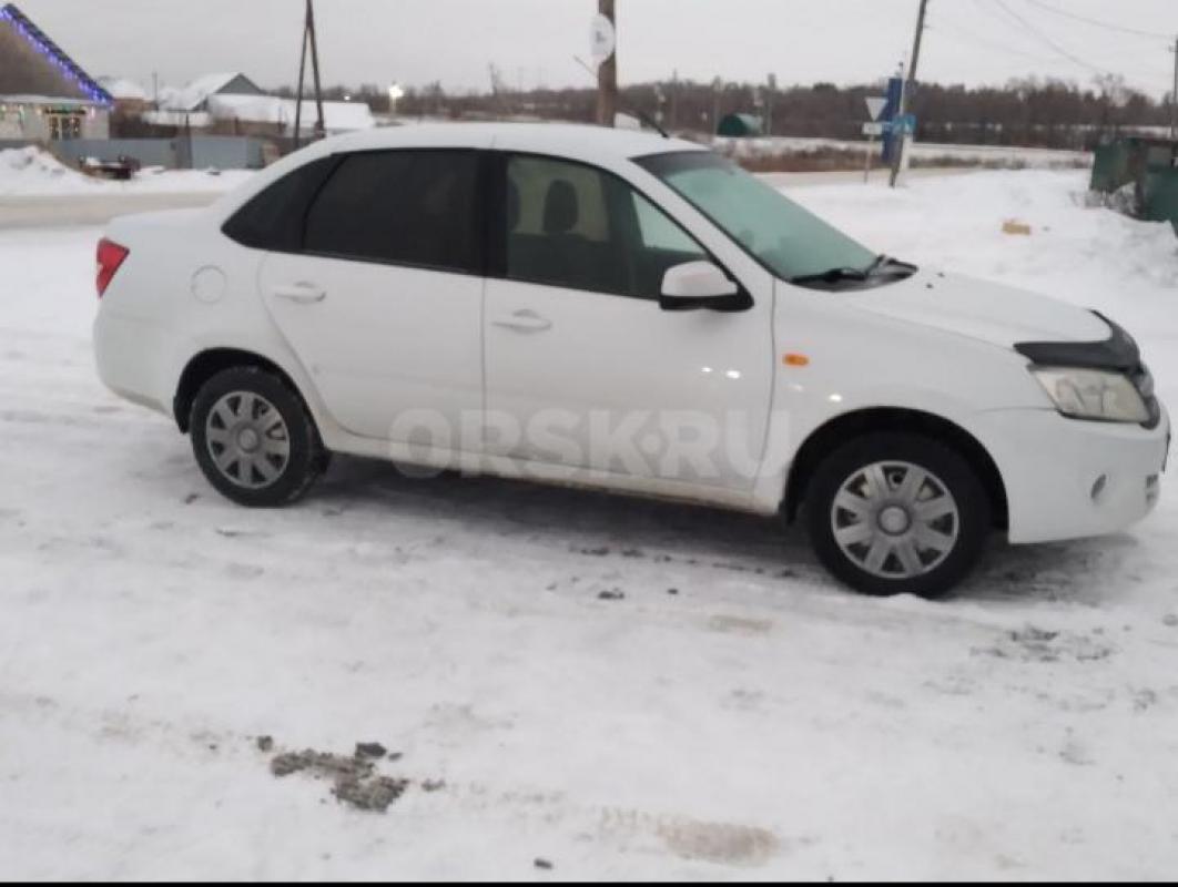 Продам гранту 2013 года в очень добротном состоянии, на полноценном автомате. - Орск