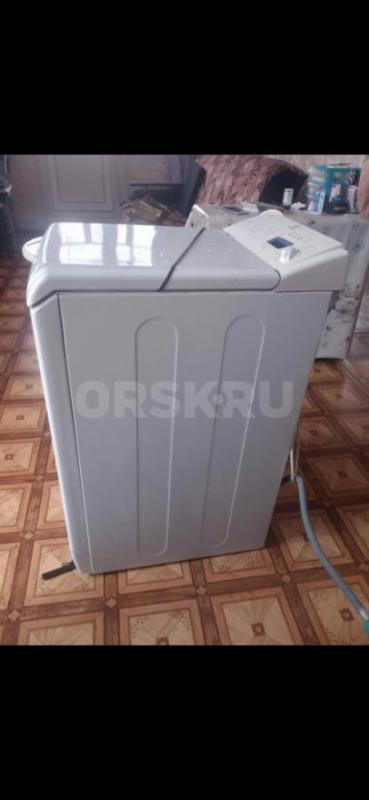 продам стиральную машинку индезит с вертикальной загрузкой 
под восстановление 
скорее всего пробл - Орск