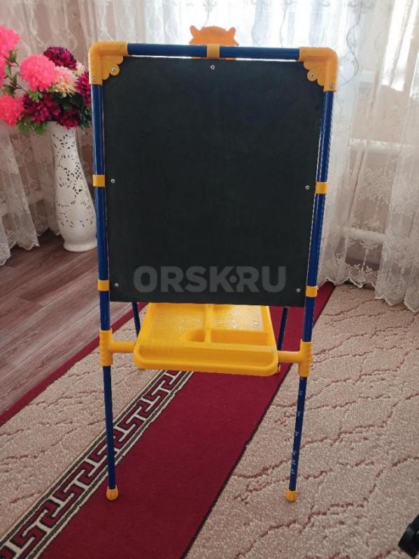 Мольберт детский двухсторонний, с пеналом в отличном состоянии. - Орск