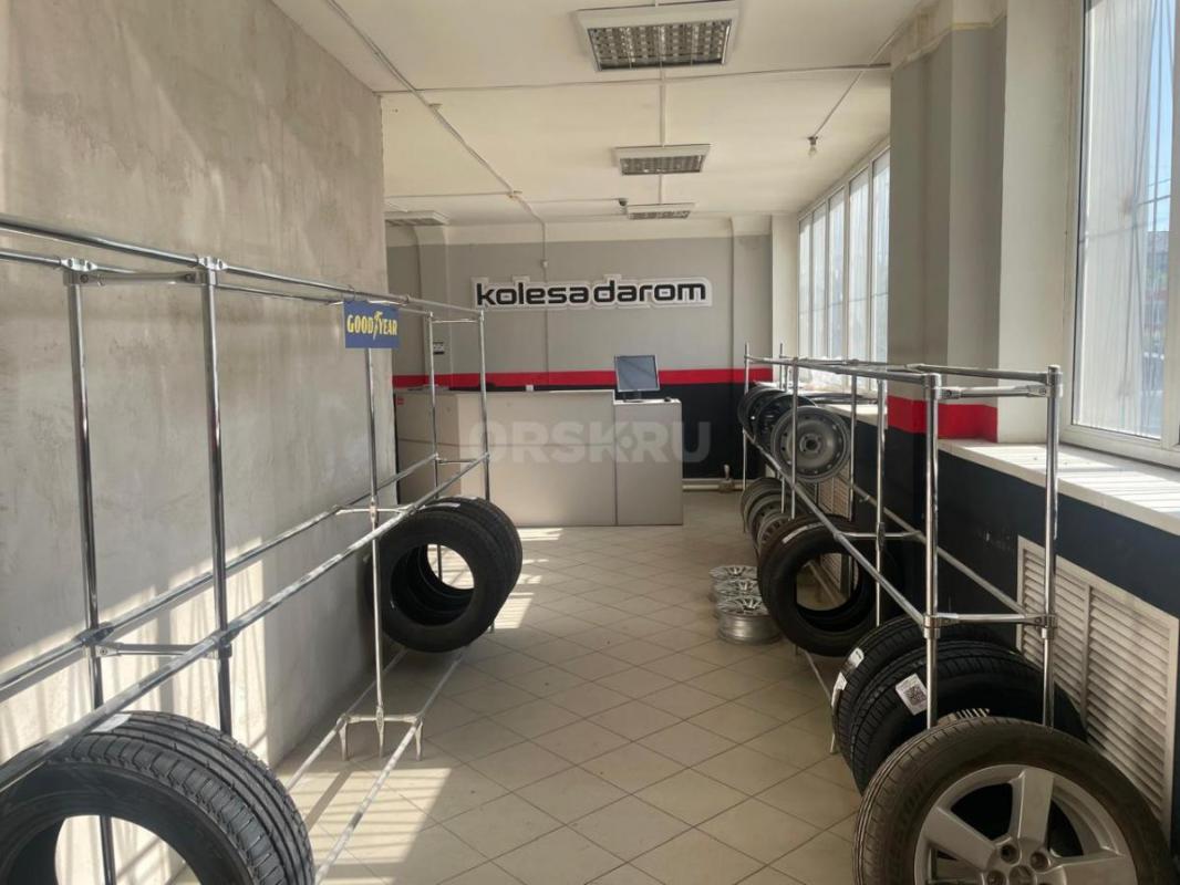 Предлагаю Вам рассмотреть под аренду
2-х этажное нежилое помещение общей площадью 617 кв. - Новотроицк