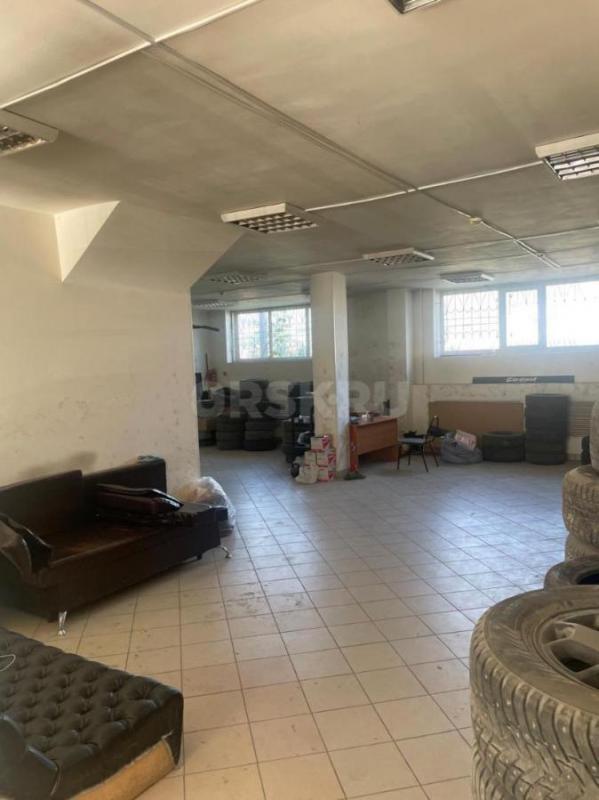 Предлагаю Вам рассмотреть под аренду
2-х этажное нежилое помещение общей площадью 617 кв. - Новотроицк