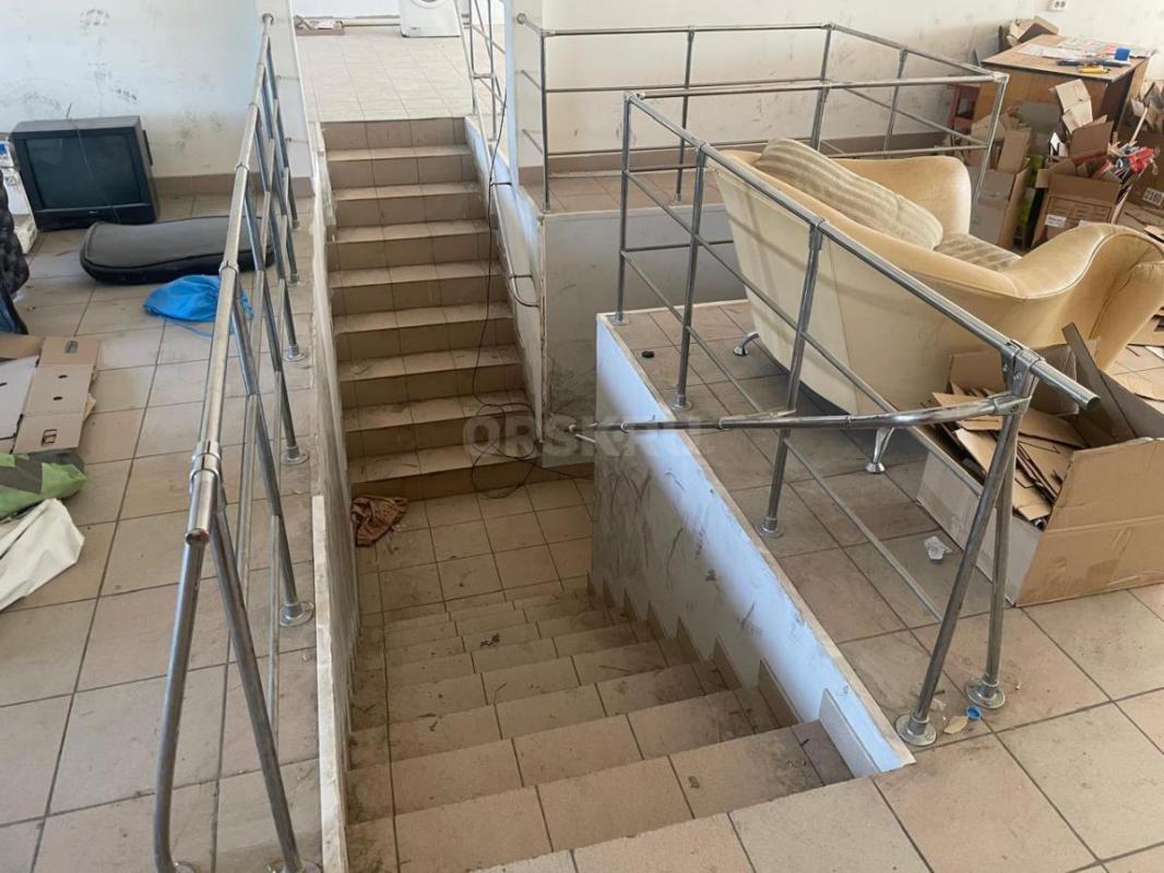 Предлагаю Вам рассмотреть под аренду
2-х этажное нежилое помещение общей площадью 617 кв. - Новотроицк