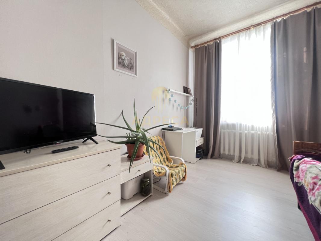 Продается шикарная СТАЛИНКА! 3-x комнатная квартира на 1-м этaже 4-х этажнoгo дoма! - Оренбург