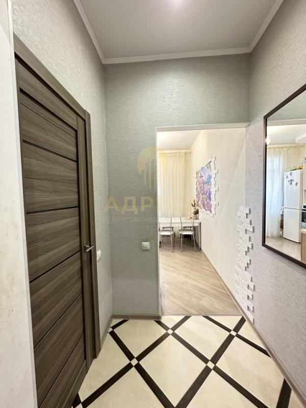 Продаётся просторная трёхкомнатная квартира на комфортном 9 этаже. - Оренбург