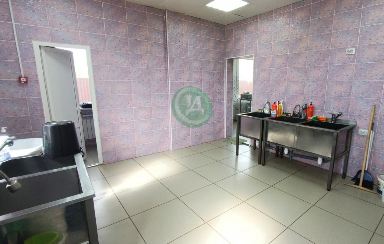 Продам магазин-пекарню в Адамовке на улице Советская д.97. - Адамовка