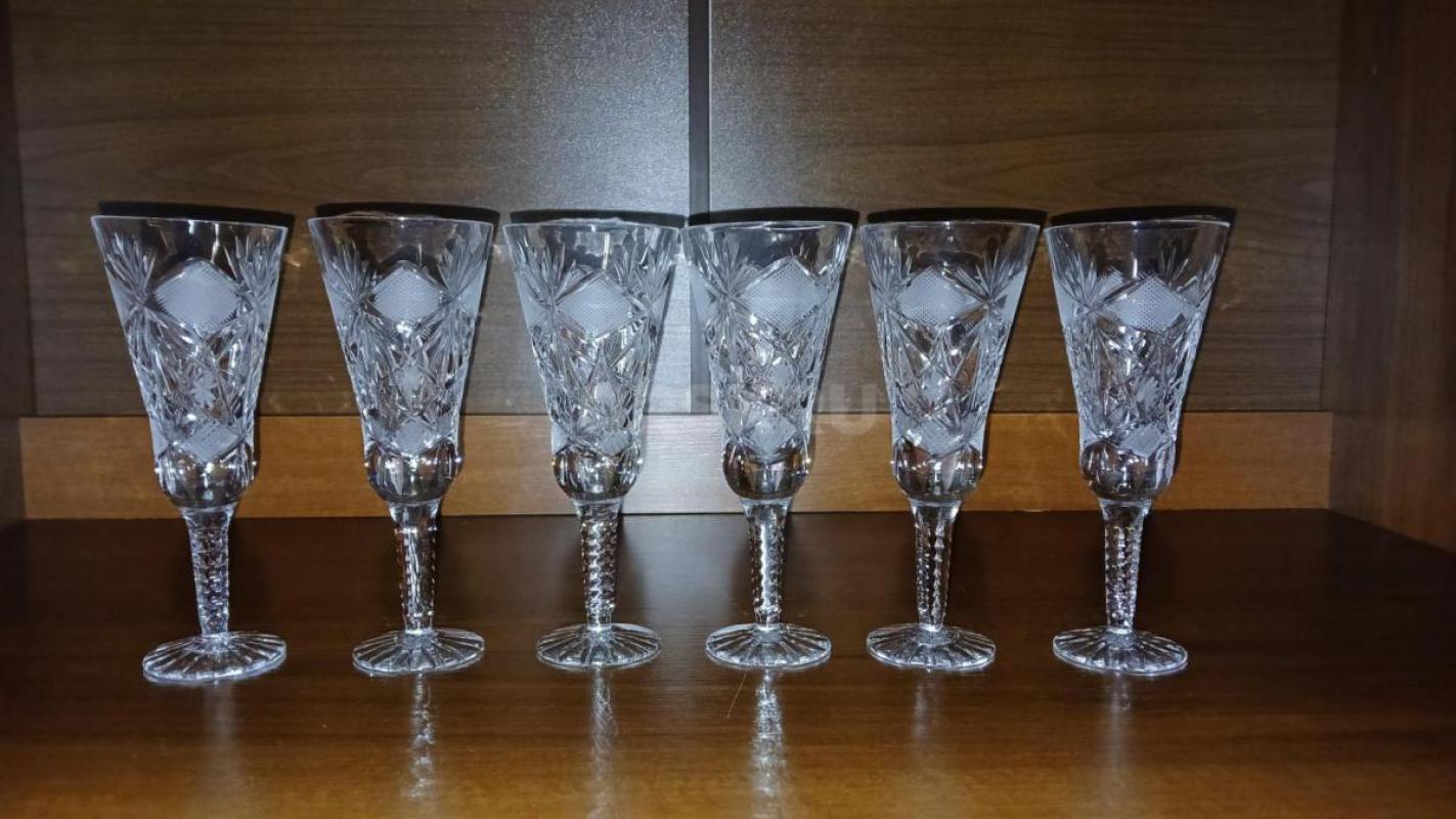 Рюмки хрусталь (комплект 6шт) 150 руб
Фужеры хрусталь (комплект 6шт) 200 руб
В отличном состоянии, - Орск