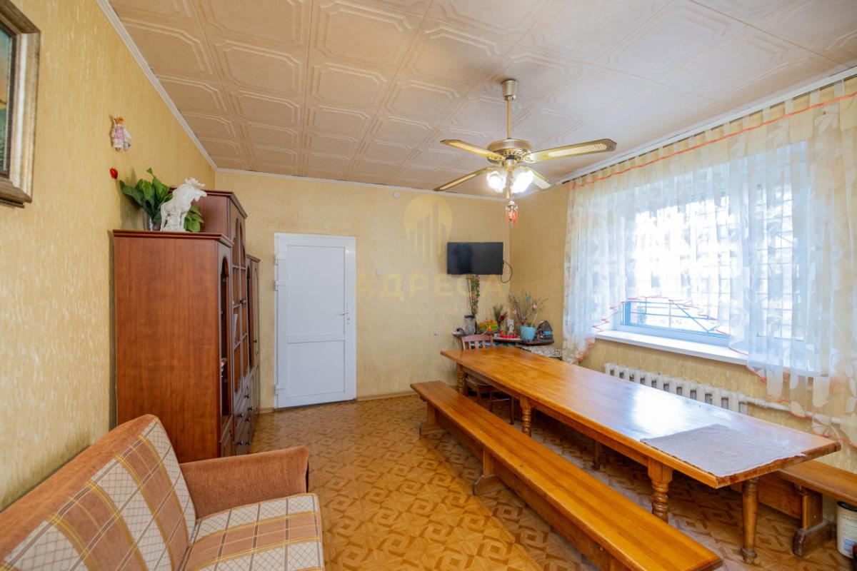 Продаём просторный и надёжный двухэтажный дом для большой семьи. - имени 9 Января