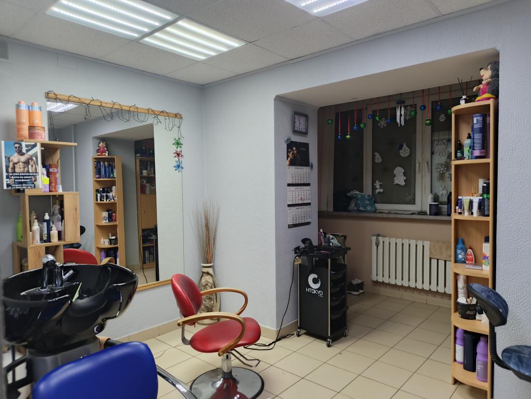 Продается салон красоты "Марго" в районе комплекса домов "Изумрудный" по адресу: - Новотроицк