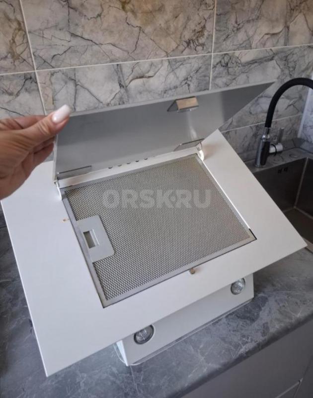 Вытяжку б/у в отличном состоянии! - Орск