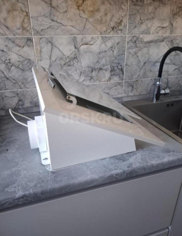 Вытяжку б/у в отличном состоянии! - Орск