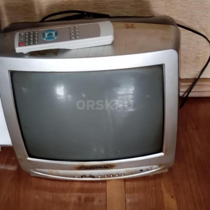 Продам телевизор в рабочем состоянии после ремонта 500р домашний кинотеатр с караоке  Самсунг 1500р - Орск