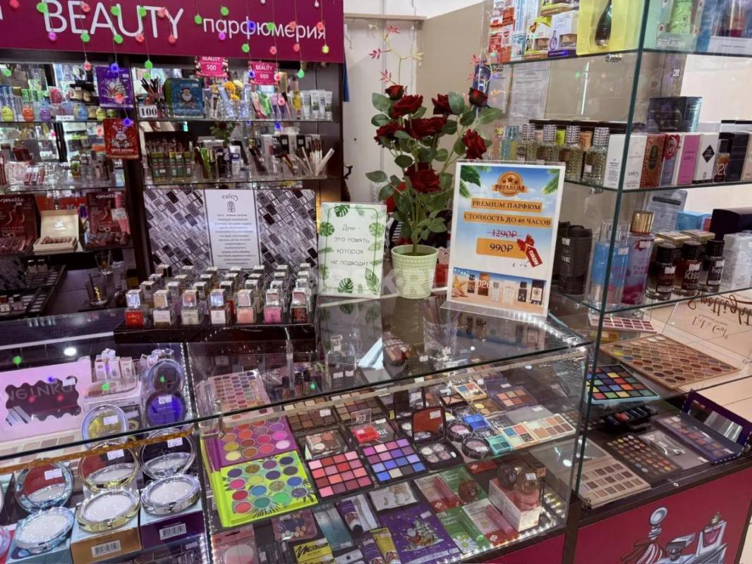 СРОЧНО, продам готовый бизнес по продаже косметики и парфюмерии с товарным остатком, расположенный в - Орск