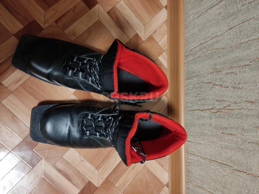 Продам комплект лыжи "TISA" полу/пластиковые с ботинками в хорошем состоянии - Орск