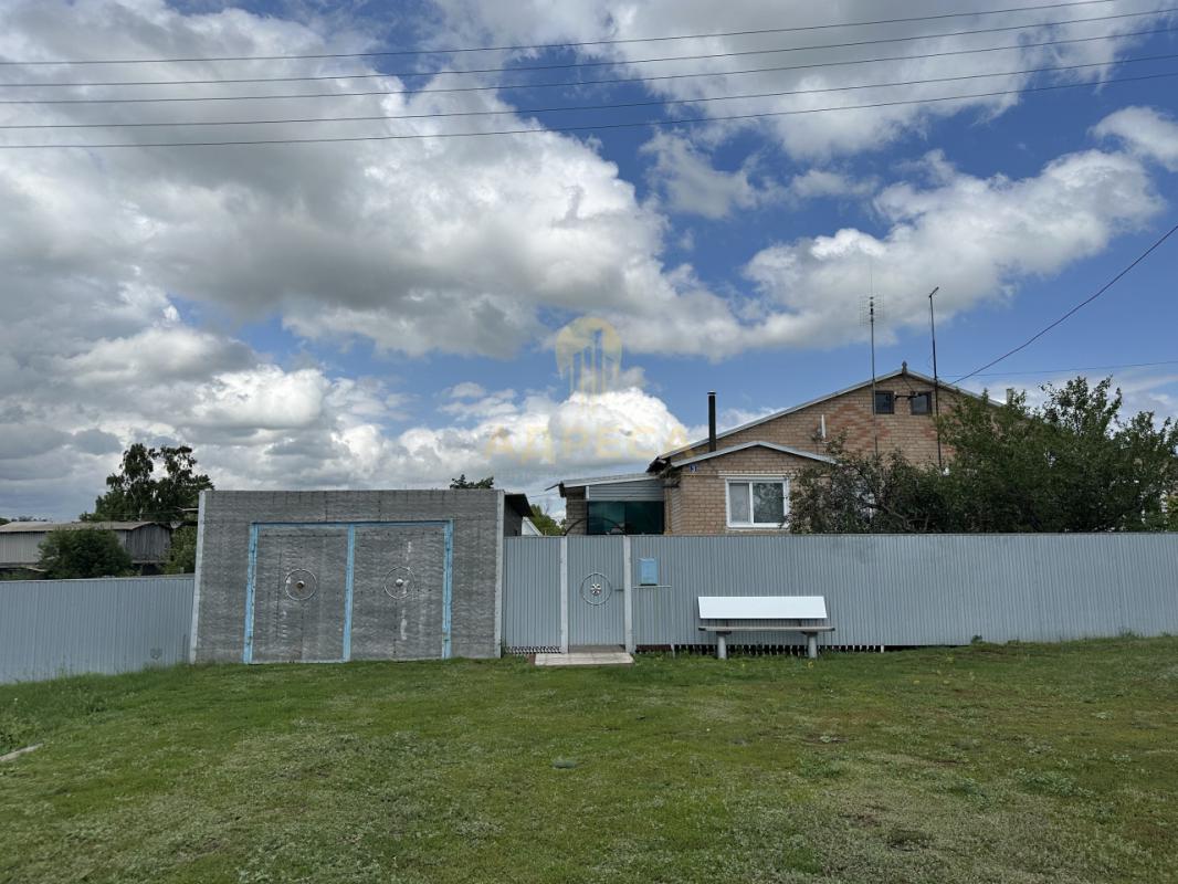 Продается уютный дом в поселке с развитой инфраструктурой!📍 Расположение: 50 км от г. - Сакмара