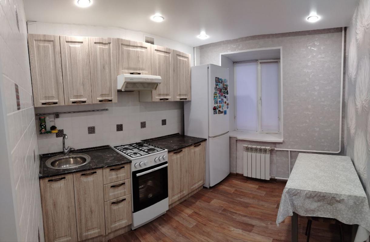 Продается 2-комнатная квартира  ,по адресу: г. - Новотроицк