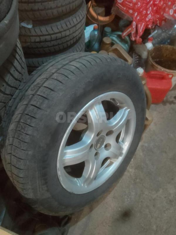 От Волги 105 задний диван-1000руб., заднее стекло 500руб, бак-2500руб., датчик детонации на 406мотор - Орск