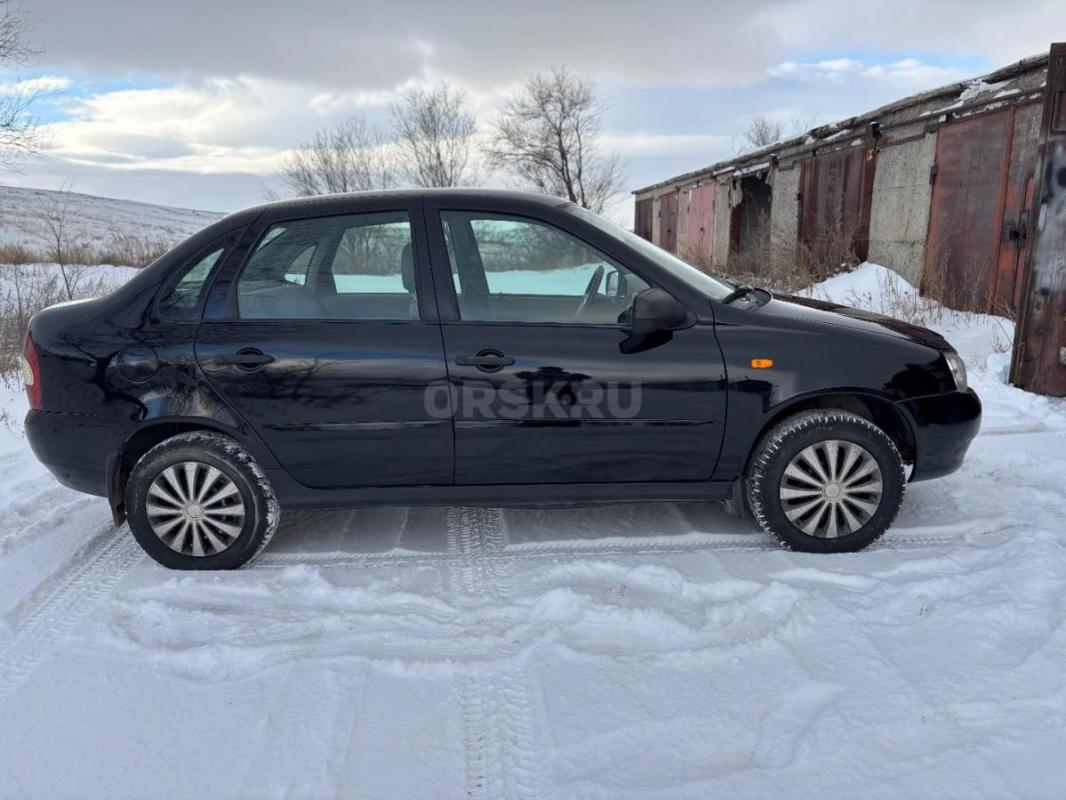 Продам калину в хорошем состоянии 
В хорошей комплектации с кондиционер,ПТС оригинал 1 владелец 
Н - Орск