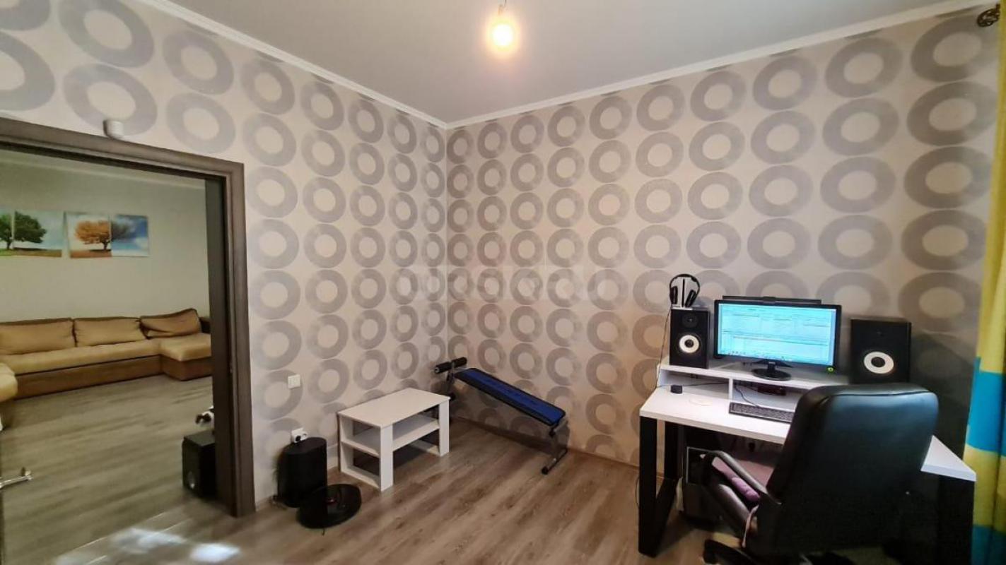 Абалденная 3-х комнатная квартира "Сталинской" постройки, с высокими потолками и п - Орск