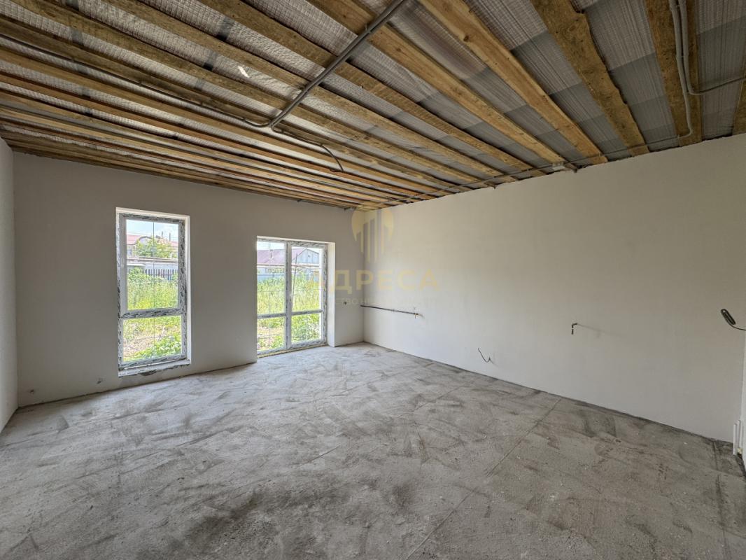 Предлaгaeм к продаже новый дoм с гаражом в мкр. - Оренбург