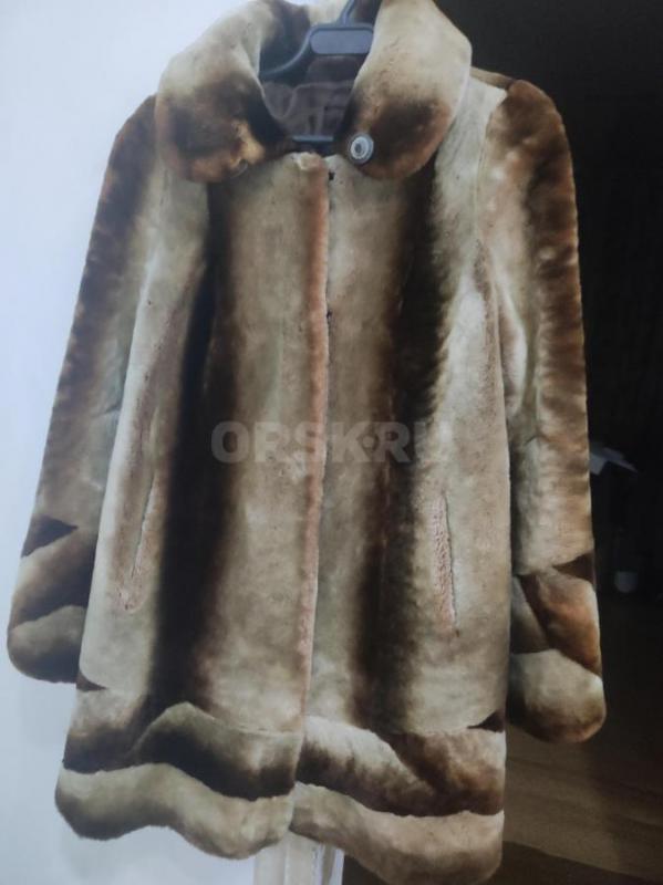 Продам пуховики женские   46-48-50 --1300  и шубку 48--2000 , всё в хорошем состоянии - Орск