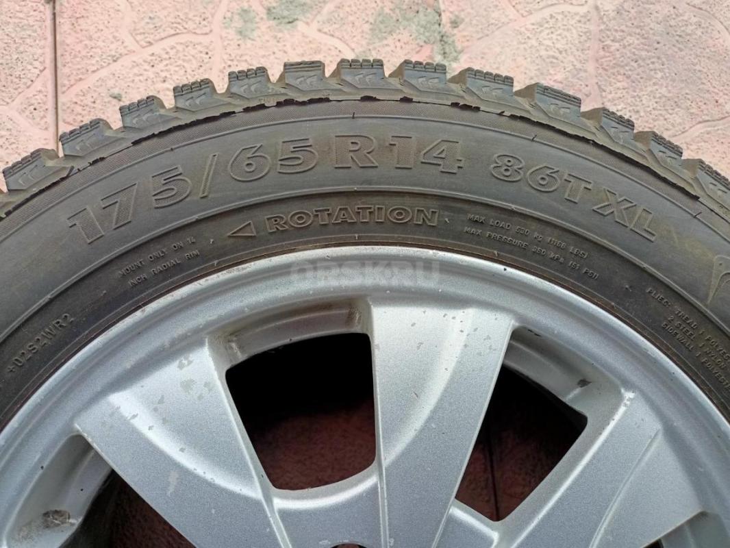 Продам комплект зимних колёс 175/65R14 86T XL NOKIAN NORDMAN 5 на литых дисках, в идеальном состояни - Орск